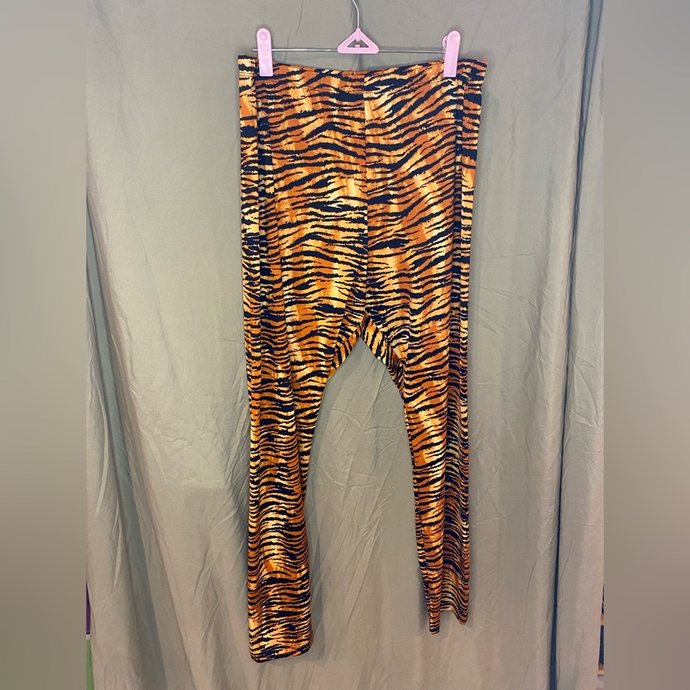 Tiger Stretch leggings by Couture for Everybody for Pinupgirl Clothing